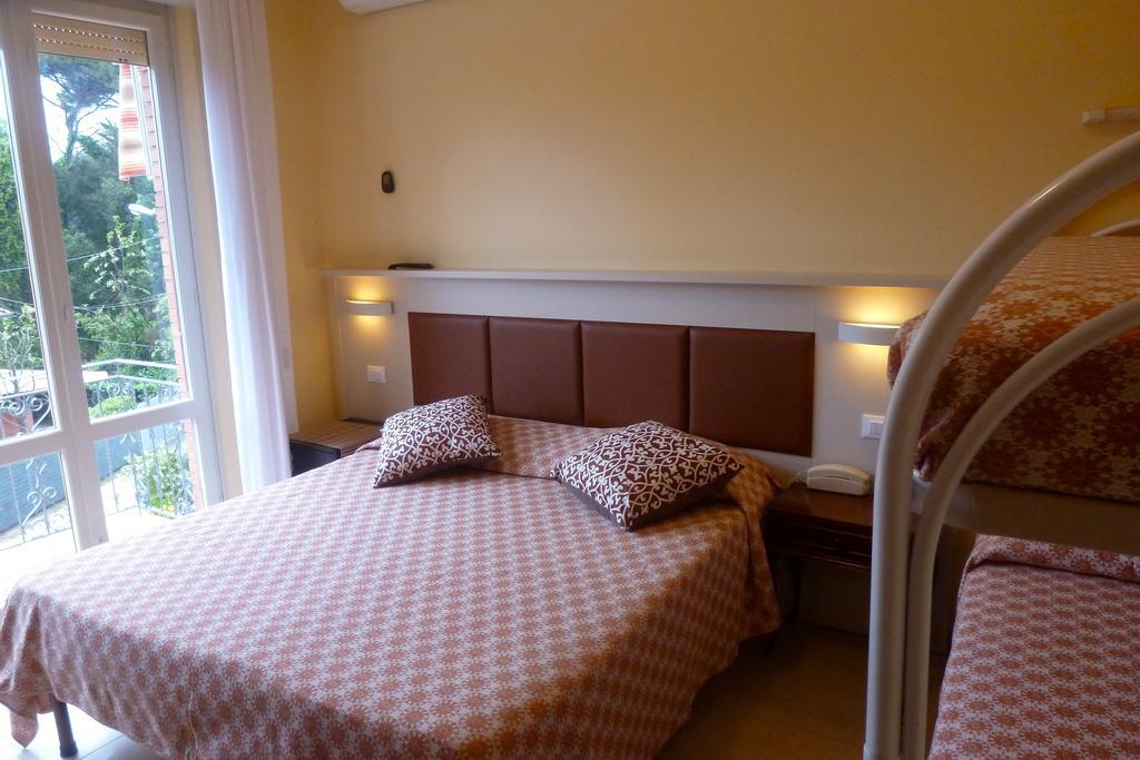 Hotel Versilia Lido di Camaiore Kültér fotó