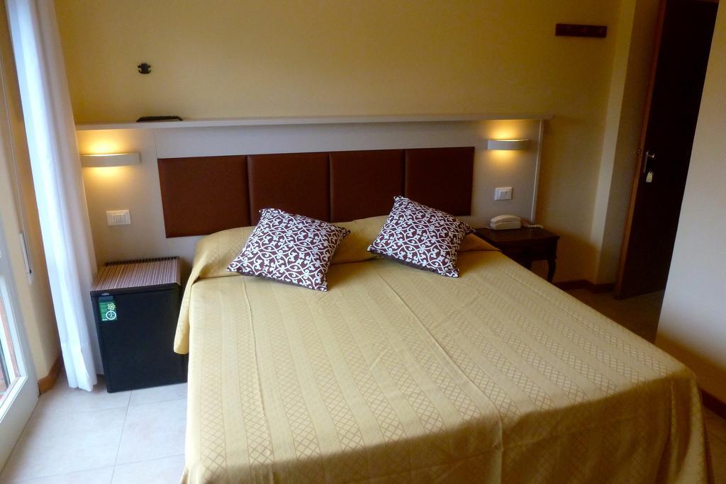 Hotel Versilia Lido di Camaiore Kültér fotó