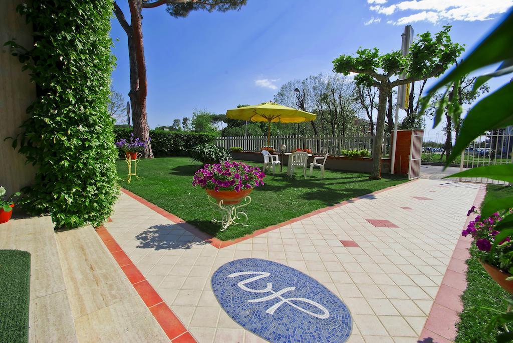 Hotel Versilia Lido di Camaiore Kültér fotó