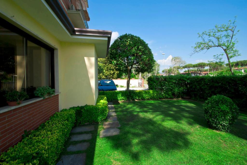 Hotel Versilia Lido di Camaiore Kültér fotó